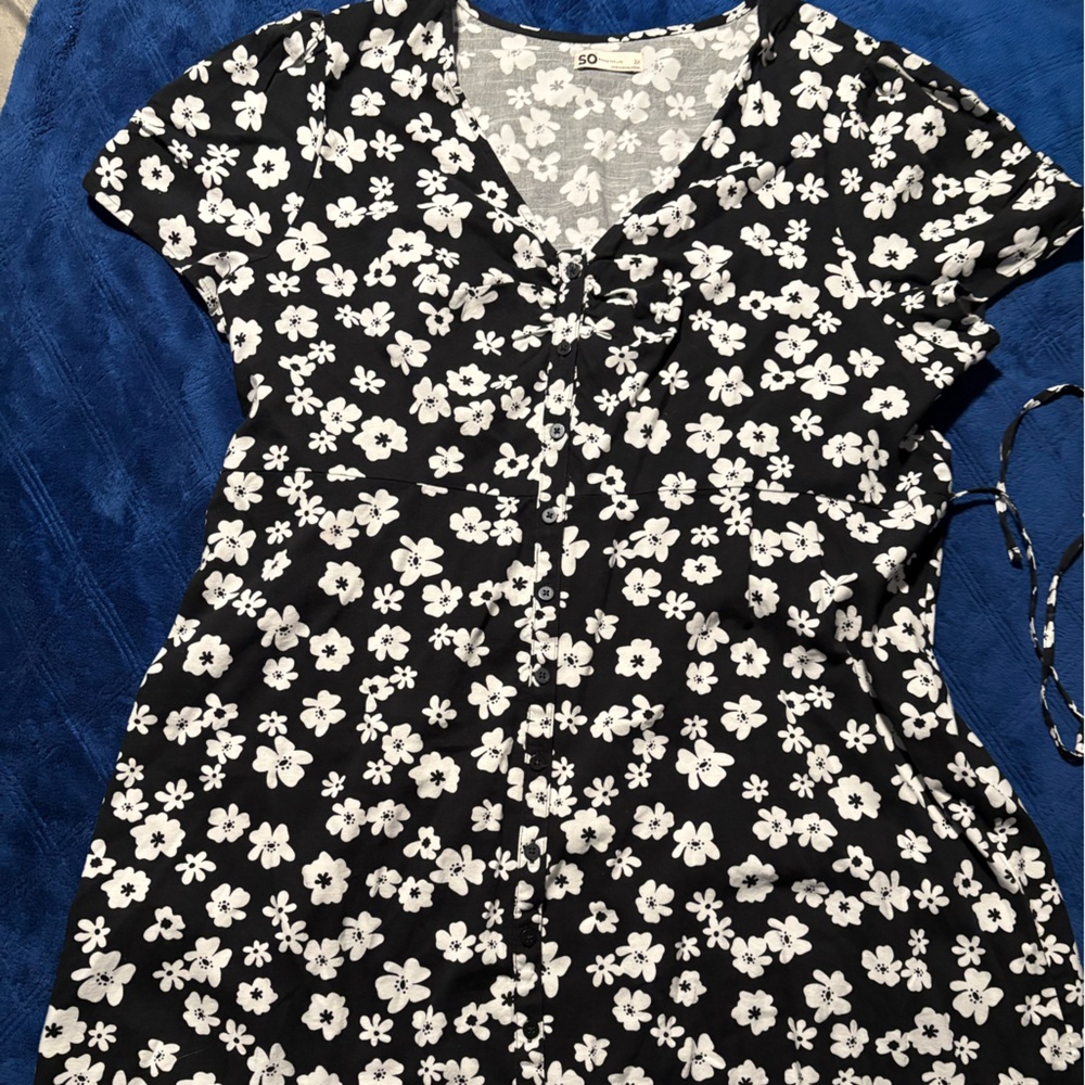 NWT size 2X Monochrome Floral Dress